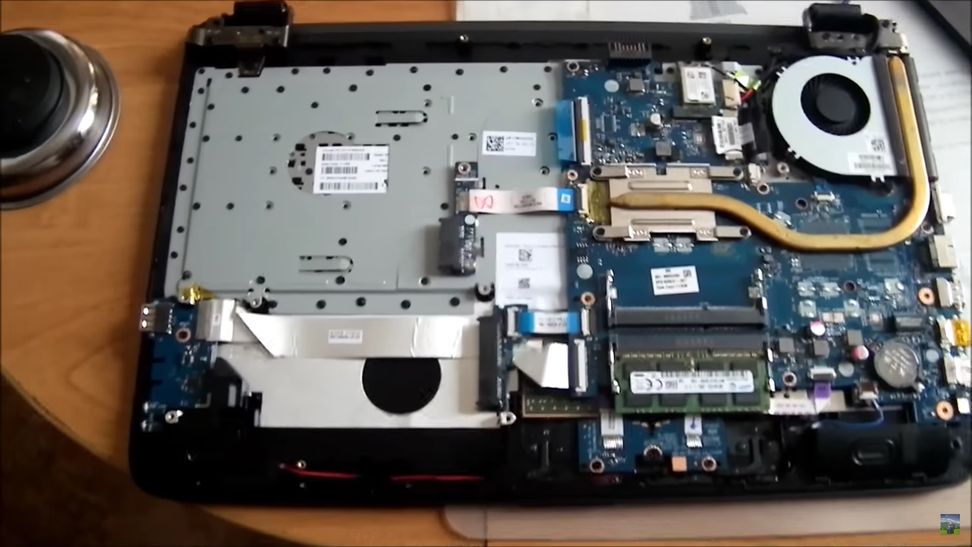 HP 250 G4 (P5T94EA) HP 250 G4 (P5T94EA)