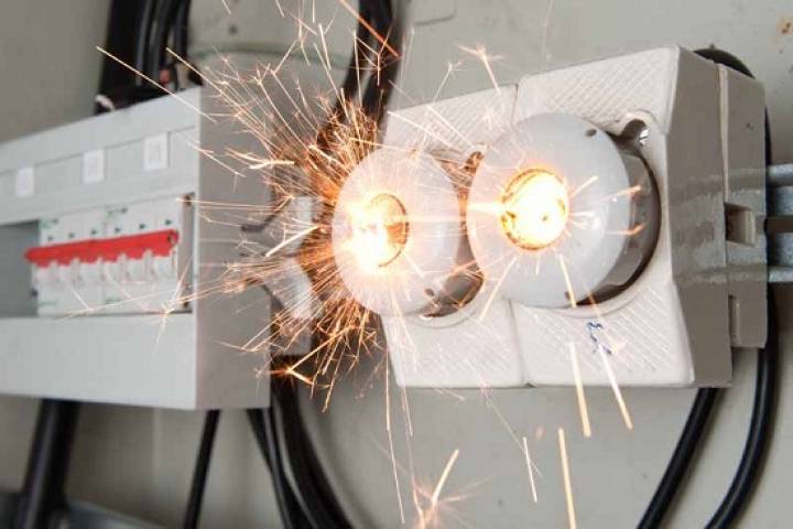 Бюджетная защита различных технических устройств от перепадов напряжения в сети